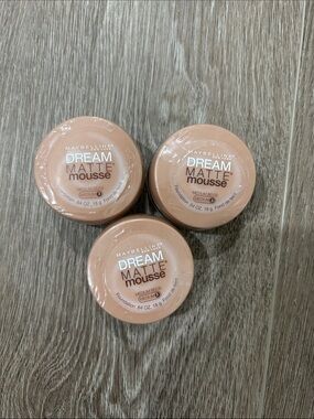 New 3X Maybelline Dream Matte Mousse Foundation - Medium Beige ( FIRM PRICE)